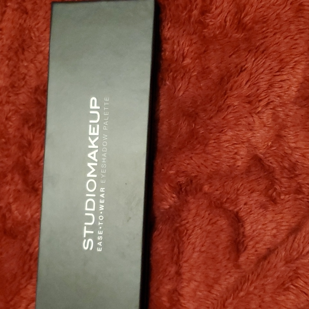 Studiomakeup eyeshadow palette brand new